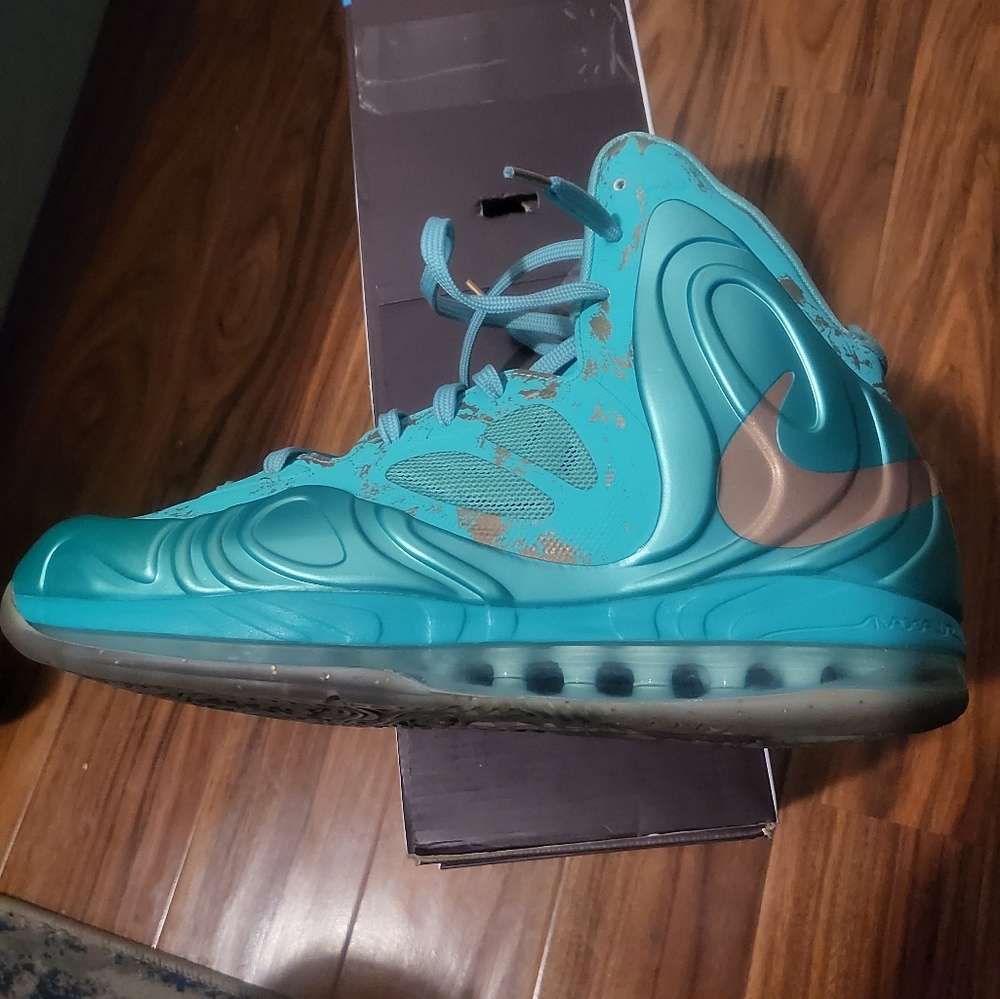 Nike Air Max  Hyperposite Statue Of Liberty